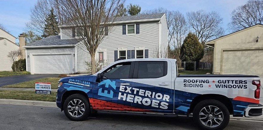 Roofing contractor visiting Columbus home for roof inspection